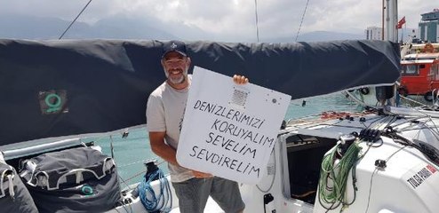 RÜZGAR GÜCÜYLE DÖRT DENİZİ AŞIP, İSKENDERUN'A GELDİ