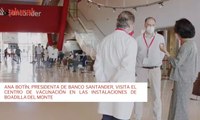 Ana Botín, presidenta de Banco Santander, visita el centro de vacunación en las instalaciones de Boadilla del Monte