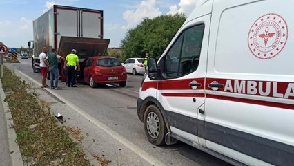 Tıra çarpan sürücü ölümden döndü