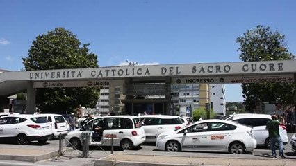 Operasyon geçiren Papa Franciscus 7 gün hastanede kalacak