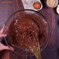 C'est l'heure du goûter ! Que diriez-vous de réaliser ce délicieux crumble cake  La recette par ici  https://bit.ly/2J3mXPa