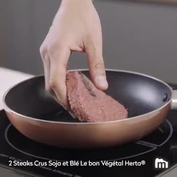 Végétarien ou non, vous allez adorer ce délicieux burger réalisé avec le Steak végétal Cru à Cuire ! La recette par ici bit.ly/2NJ71p2