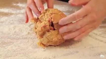 Ce matin, on vous propose une douceur aux pralines   Ça vous tente La recette par ici  https://goo.gl/6rc093