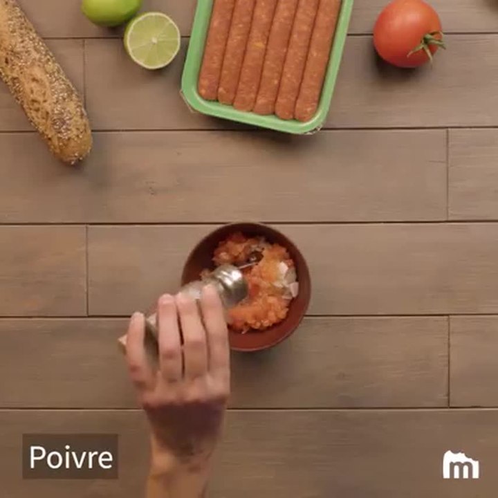 On vous propose une revisite du traditionnel hot-dog  Ça vous dit  La recette par ici  https://bit.ly/2UpvlkS