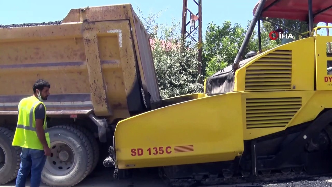 Van Büyükşehir Belediyesi'nden asfalt ve kaldırım çalışması