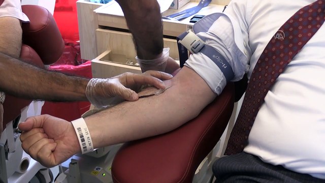 TRABZON - Türkiye Muhtarlar Konfederasyonundan Kızılay'ın kan bağışı kampanyasına destek