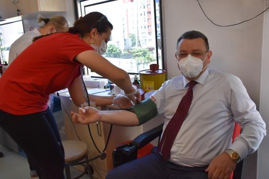 Türkiye Muhtarlar Konfederasyonundan Kızılay'ın kan bağışı kampanyasına destek