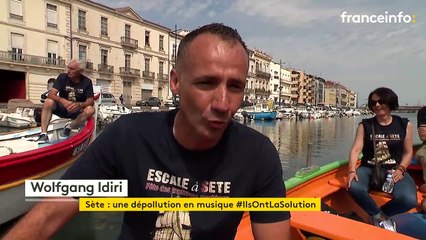 Avec la Navirade bleue, on nettoie les canaux de Sète en chanson