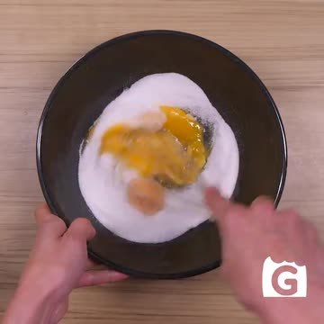 Tiramisù alle fragole: la ricetta originale e gustosa!