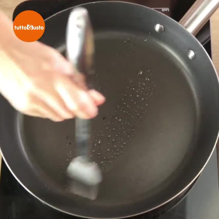 Pancakes al cioccolato: una versione alternativa con un cuore cremoso!