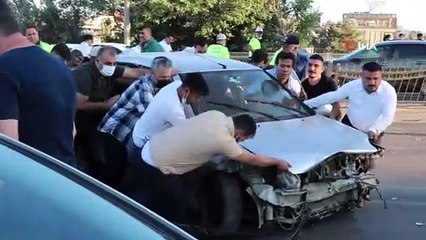 Kontrolden çıkan otomobil üç araca çarptı: 3 yaralı