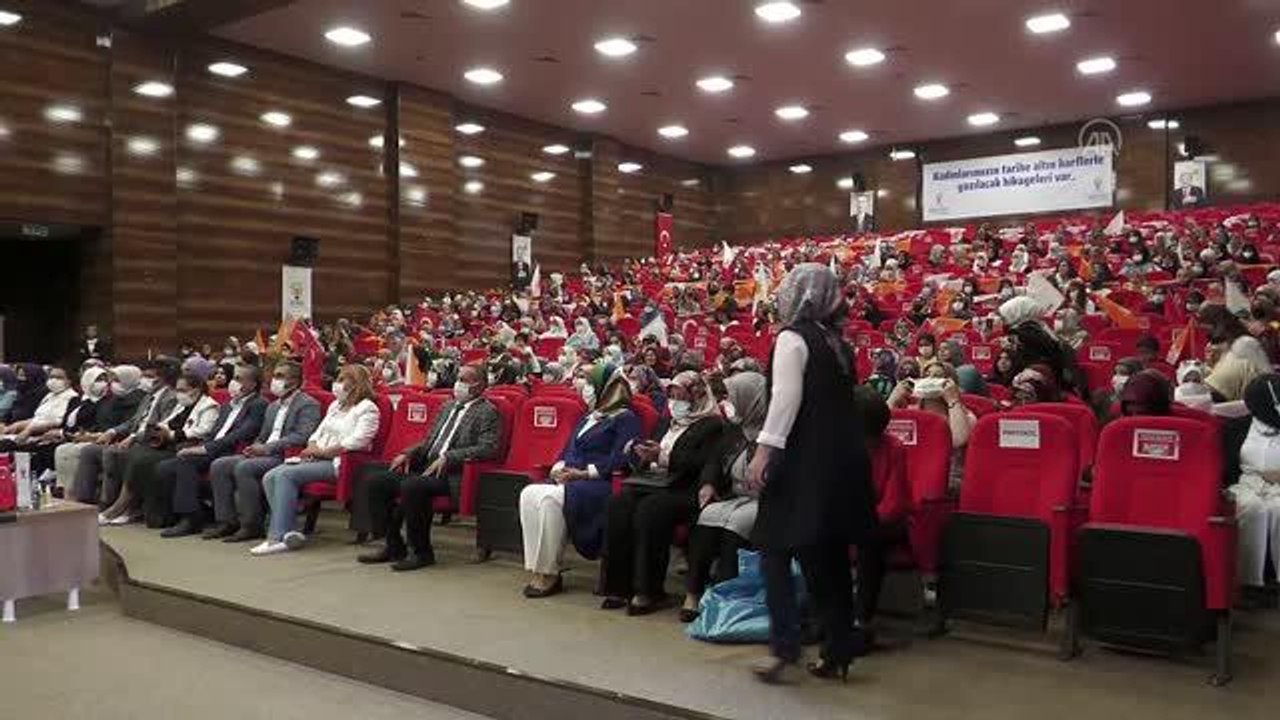 AK Parti Genel Merkez Kadın Kolları Başkanı Keşir, İl Kadın Kolları Teşkilatı Toplantısı'na katıldı