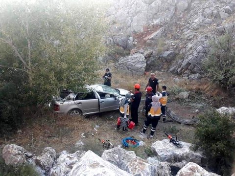 Ölüm virajı yine can aldı! 1 polis öldü, 1 polis yaralandı