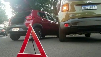 Jeep e Kwid se envolvem em acidente no centro da cidade