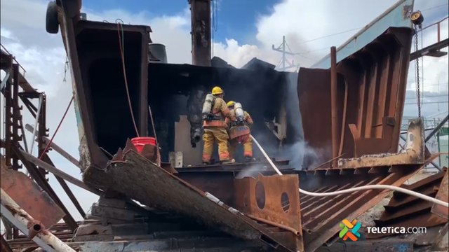 tn7-embarcacion-de-llamas-050721