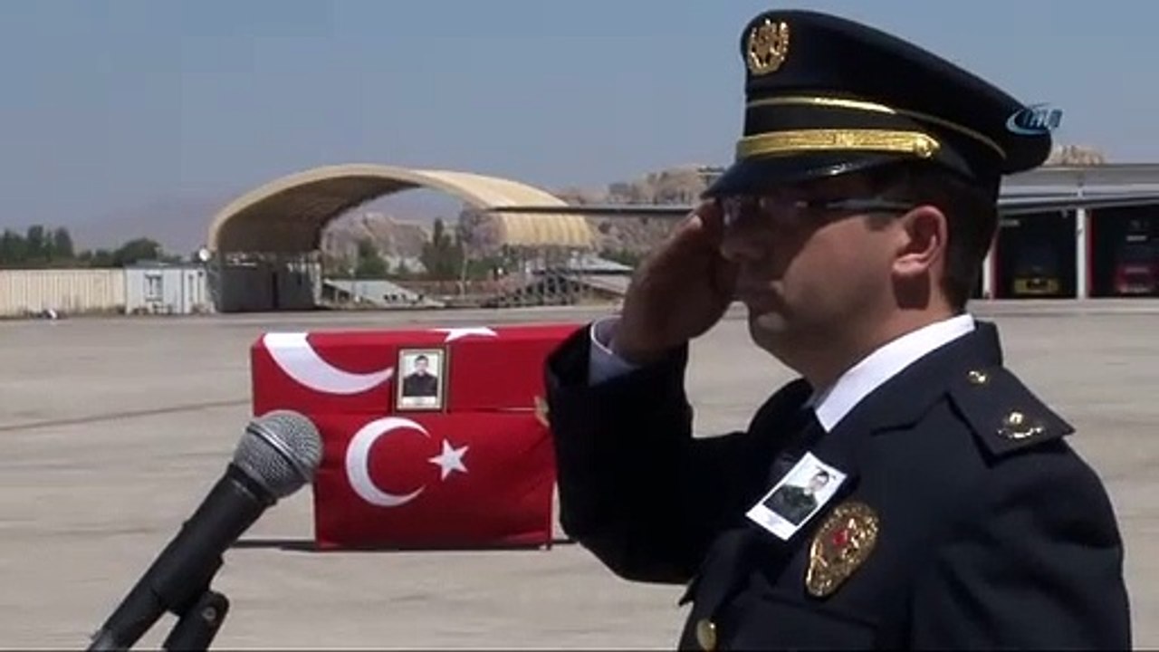 3 kızından şehit baba Ahmet Çamur'a son bakış!