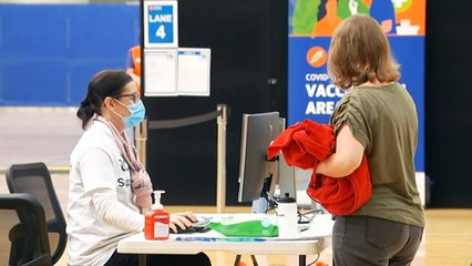 Pharmacists and medical students could administer vaccine