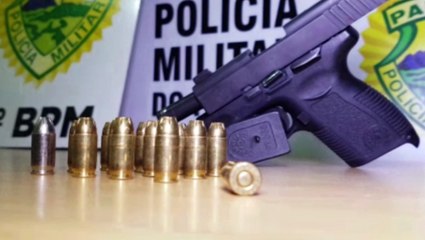 Pistola é encontrada em carro e homem acaba detido por porte irregular