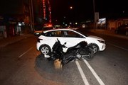 İzmir'de motosiklet otomobile çarptı: 1'i polis 2 yaralı