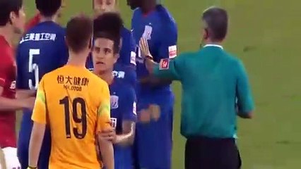 Demba Ba'dan rakibine inanılmaz tekme