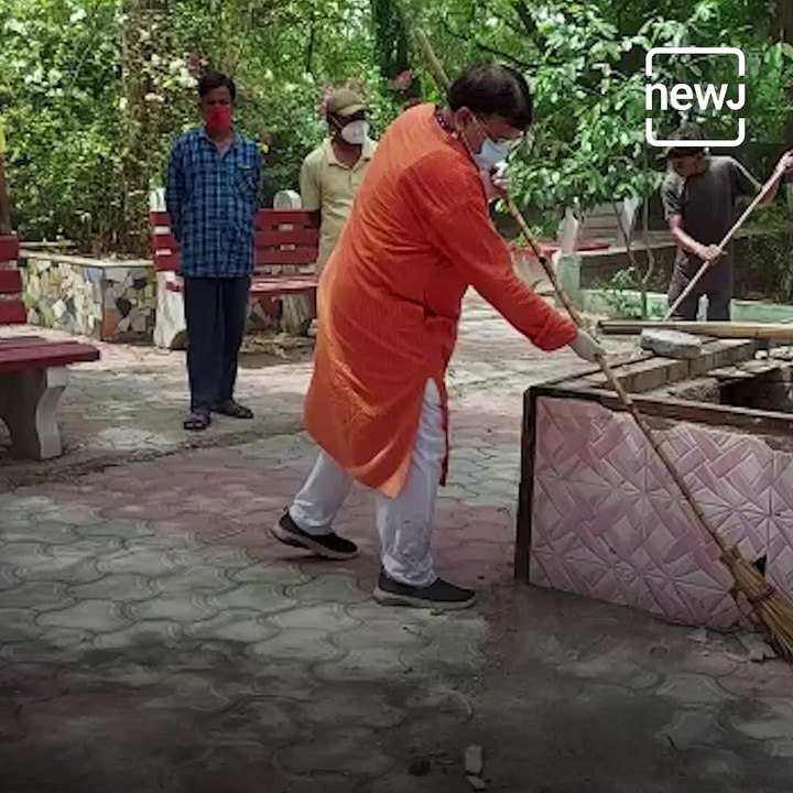 Madhya Pradesh Minister Pradyuman Singh Tomar Often Seen In Media Spotlight For His Different Style