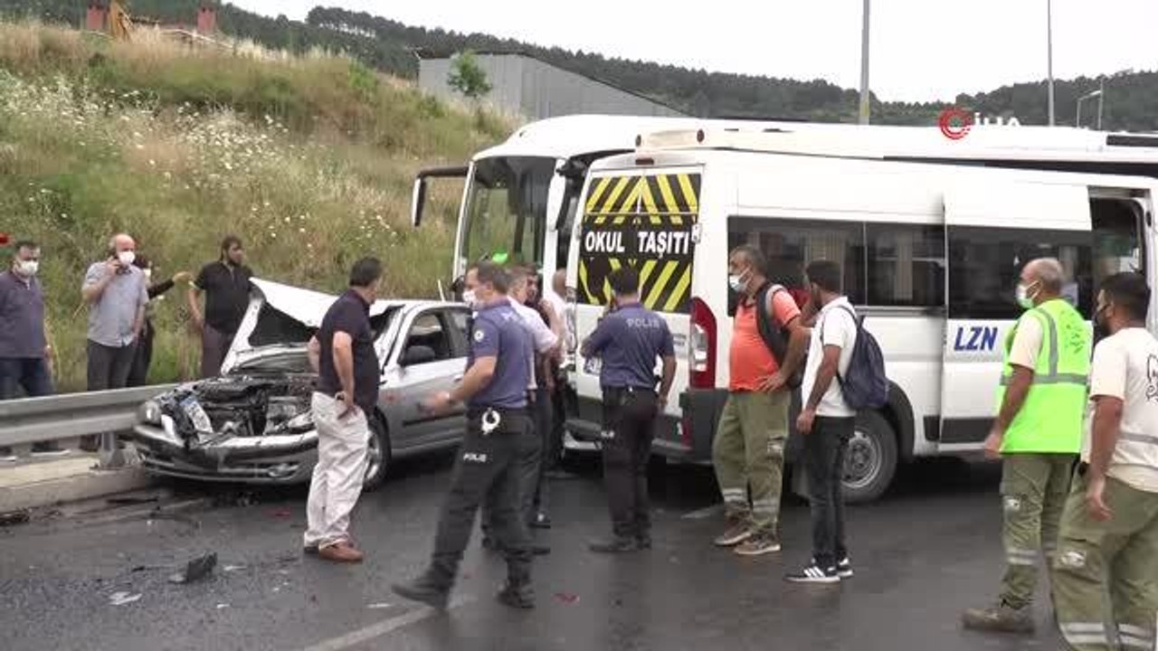 Son dakika: Maltepe'de 5 aracın karıştığı zincirleme trafik kazası: 2 yaralı