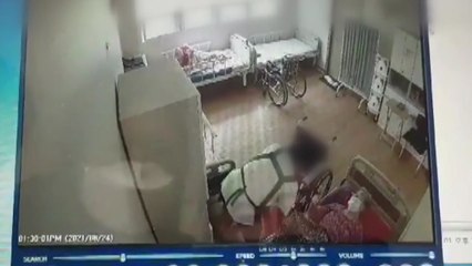 치매 노인 머리채 잡고 때린 요양보호사...피해자 가족 "요양원이 은폐" / YTN