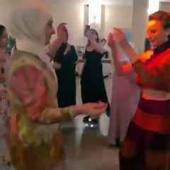 رقص إيمان ألباني في حنة ديلارا يلدريم