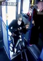 Son dakika! Çaldığı bisikletleri belediye otobüsüyle taşıyan hırsız kamerada