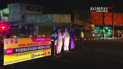 Hantu Pocong Ikut Jaga Penyekatan PPKM Darurat