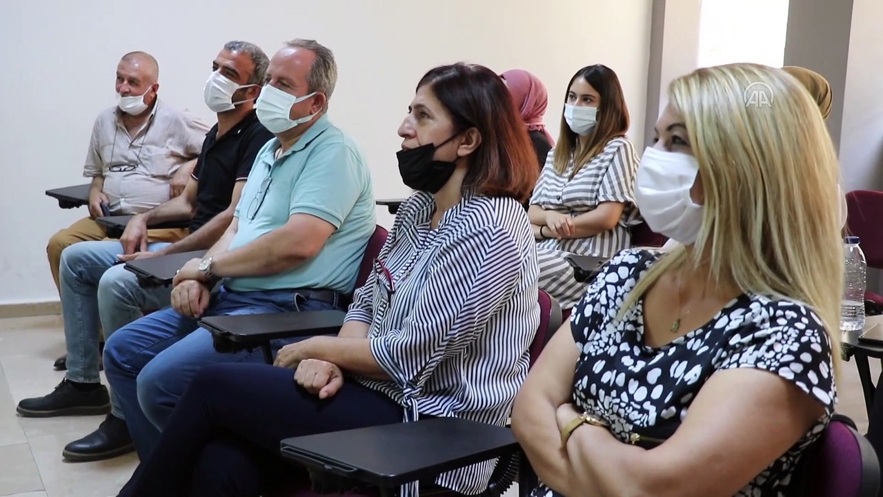 ADANA - Muhtarlar daha etkili iletişim kurabilmek için diksiyon eğitimi alıyor