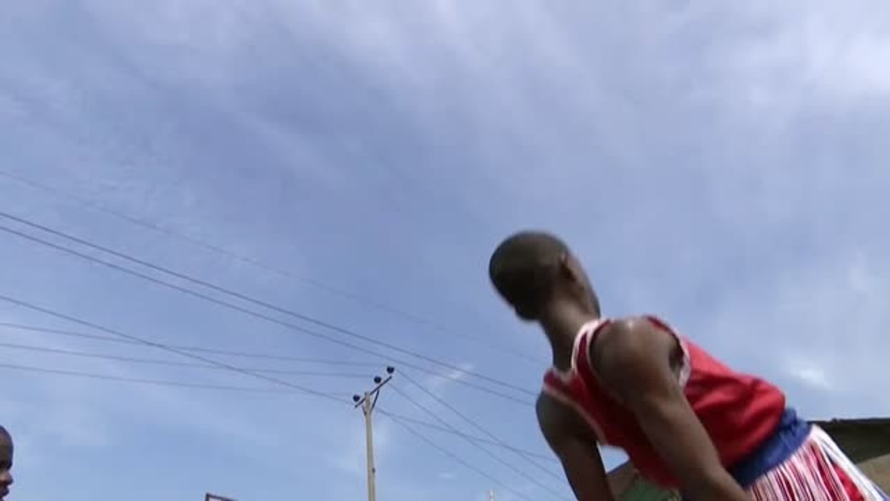Un joven de 15 años nigeriano futura promesa del boxeo en su país