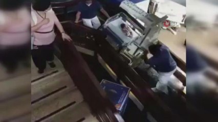 Meksika'da hastaneyi su bastı, yeni doğan bebekleri personel kurtardı