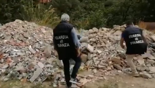 Castelmola (ME) - Sequestrata discarica di rifiuti pericolosi (06.07.21)