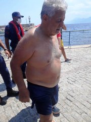 BOĞULMAK ÜZEREYKEN SAHİL GÜVENLİK VE DENİZ POLİSİ KURTARDI