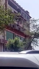 धूं-धूं कर जली कार