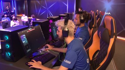 Oyunseverlerin rekabetine sahne olacak E-Spor merkezi Üsküdar’da açıldı