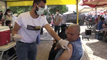 KİLİS - Vatandaşlar Türkçe ve Arapça anonslarla Kovid-19 aşısı olmaya davet ediliyor
