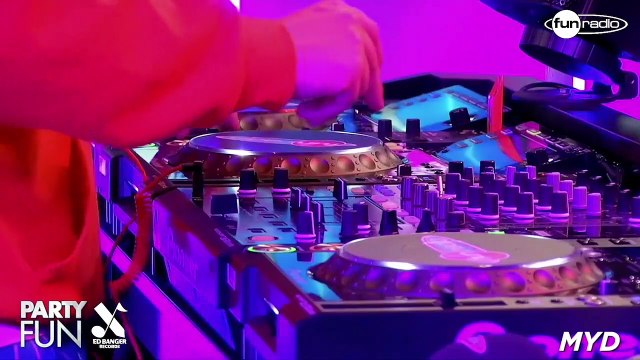 Myd mixe lors d'un Party Fun spécial Ed Banger