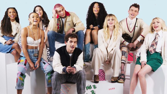 The Gossip Girl Reboot Cast Reacts to Original Gossip Girl 2000s Fashion | Drip or Drop? | Cosmo