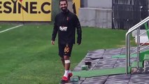 Galatasaray, Arda Turan ile 1 yıllık sözleşme imzaladı