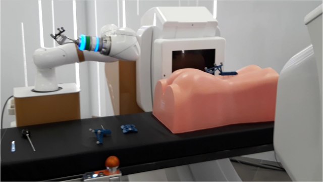 eCential Robotics présente son co-bot (collaborative robot)