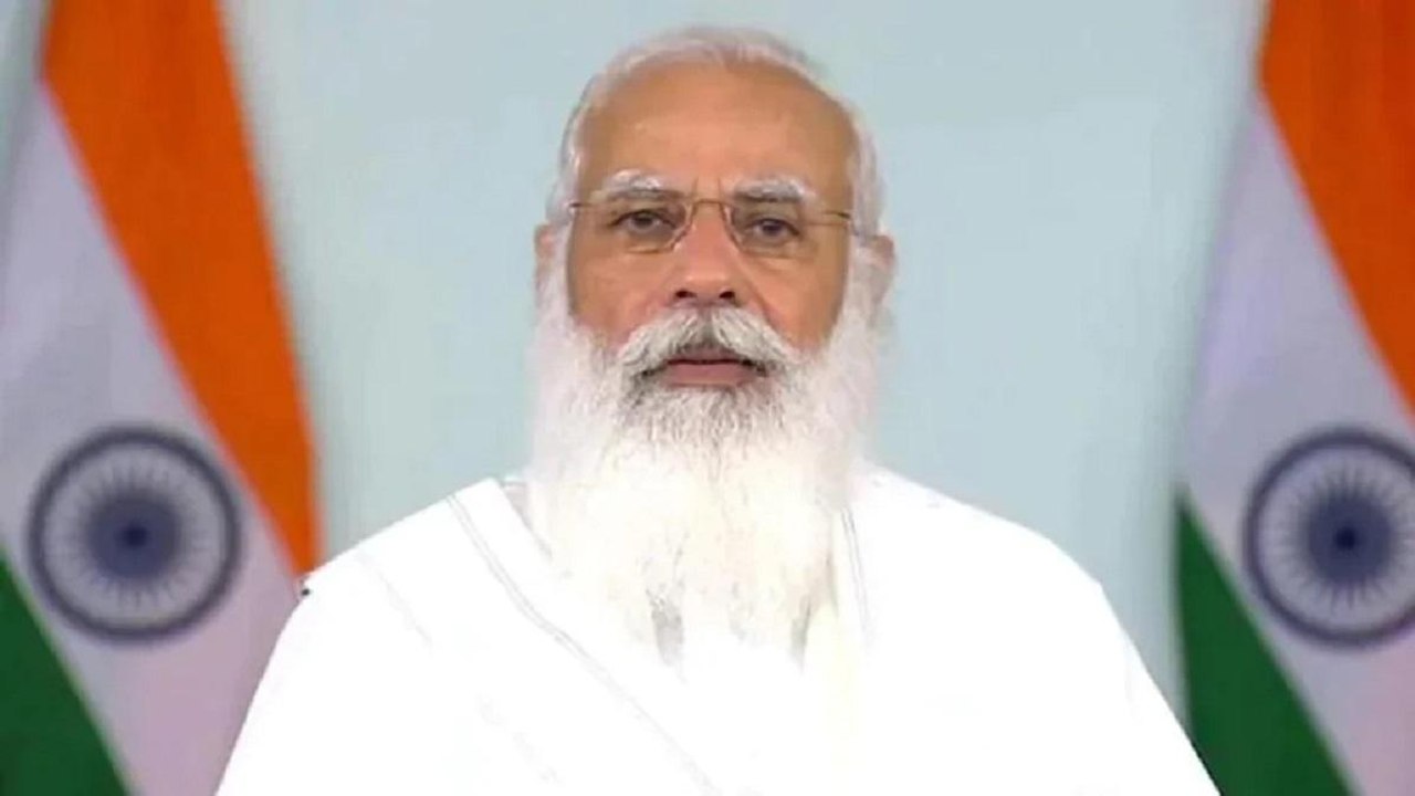 What messages Modi trying to give through cabin...