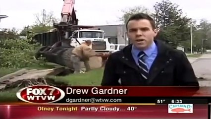 Canlı yayında kafasını kesiyordu!