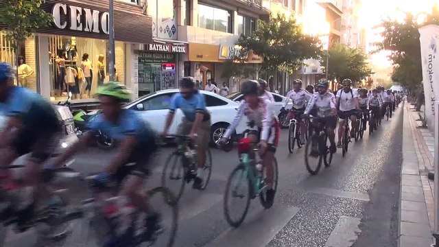 'Bitlis Nemrut'tan, Adıyaman Nemrut'a Pedallıyoruz' ekibi Şanlıurfa’ya ulaştı