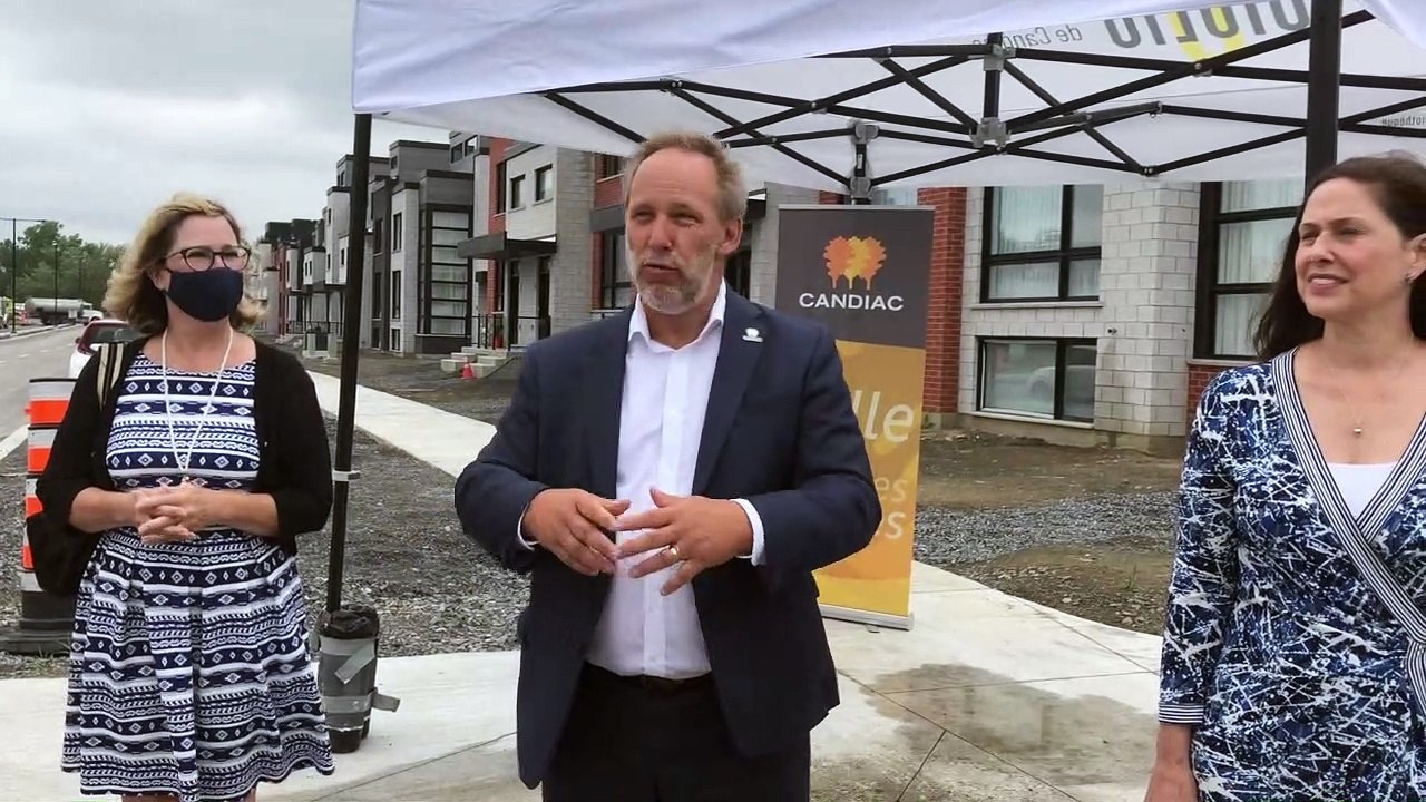 Normand Dyotte à l'inauguration de l'avenue des Chênes (Le Reflet - Vicky Girard)