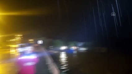DÜZCE - Derenin taşması nedeniyle yol çöktü (2)