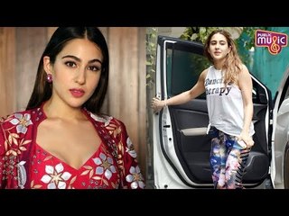 Fan Tries To Kiss Sara Ali Khan's Hand..!