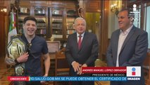 López Obrador recibió al campeón de Artes Marciales Mixtas