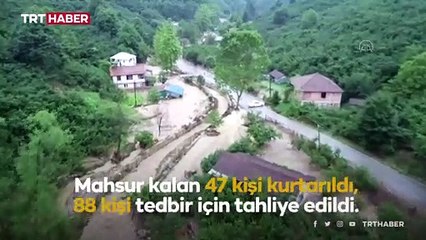 Düzce'yi sağanak vurdu: Dereler taştı, yol çöktü